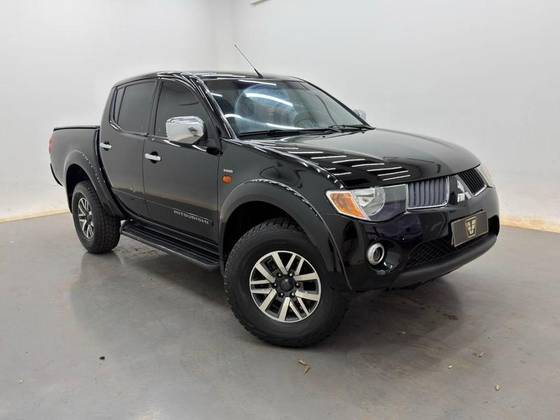 MITSUBISHI L200 TRITON 3.5 4X4 CD V6 24V GASOLINA 4P AUTOMÁTICO